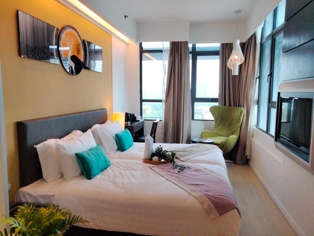 Centrestage Pj By Homebrickz Petaling Jaya Exterior foto